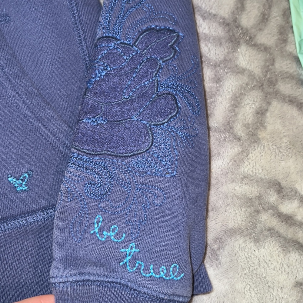 NWOT American Eagle embroidered flower hoodie size M! Super cute!! - Picture 4 of 9